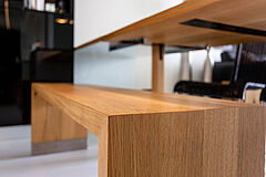 Küchen-Referenz "Hochglanzküche in Hamburg HafenCity" Tischplattenverlängerung massiv | Möbeltischlerei woodendesign in Hamburg