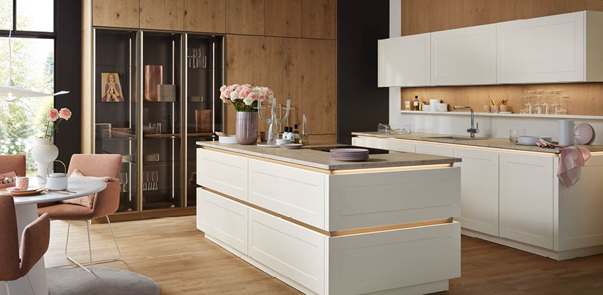 Griffe oder grifflose Küche? Die richtige Wahl für Ihre Traumküche | Aktuelles – Trends – News im August 2025 | Möbeltischlerei woodendesign | Tischlerei Möbeltischler Möbelmanufaktur Hamburg