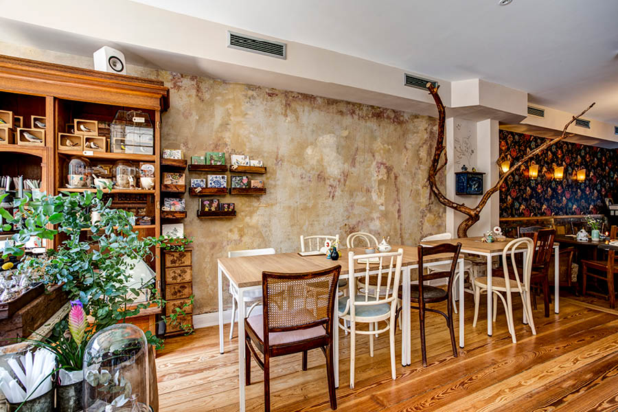 Gastronomie Tische Stühle Bar Café Restaurant Kantine natürliches Raumklima Holzmöbel Möbeltischlerei woodendesign Tischler Möbeltischler Möbelmanufaktur Hamburg
