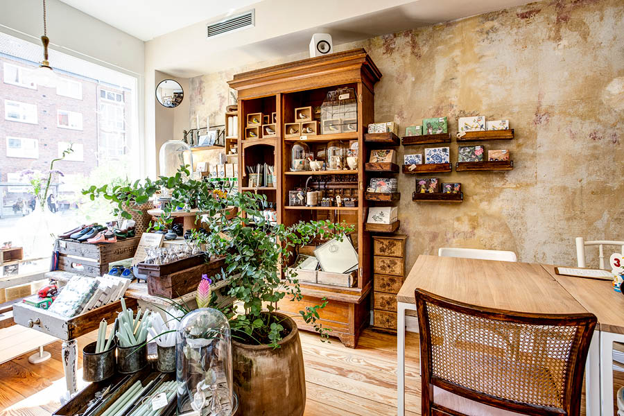 Businessmöbel Ladenbau Holzregal | woodendesign Möbeltischlerei Hamburg