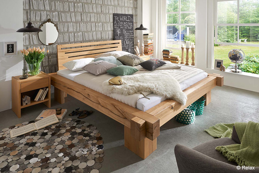 schlichtes Bett Bettgestell aus Massivholz auf Maß vom Tischler aus Hamburg RELAX-Händler
