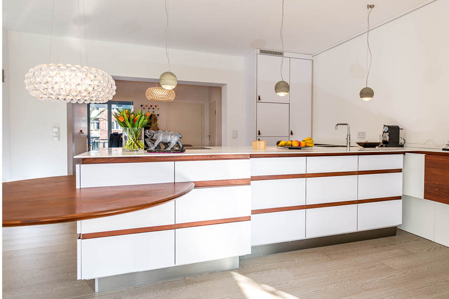 Wohnküche nach Maß aus Massivholz Verbindung Wohnraum Arbeitsplatz Küchenmöbel Möbeltischlerei woodendesign Tischler Möbeltischler Möbelmanufaktur Hamburg