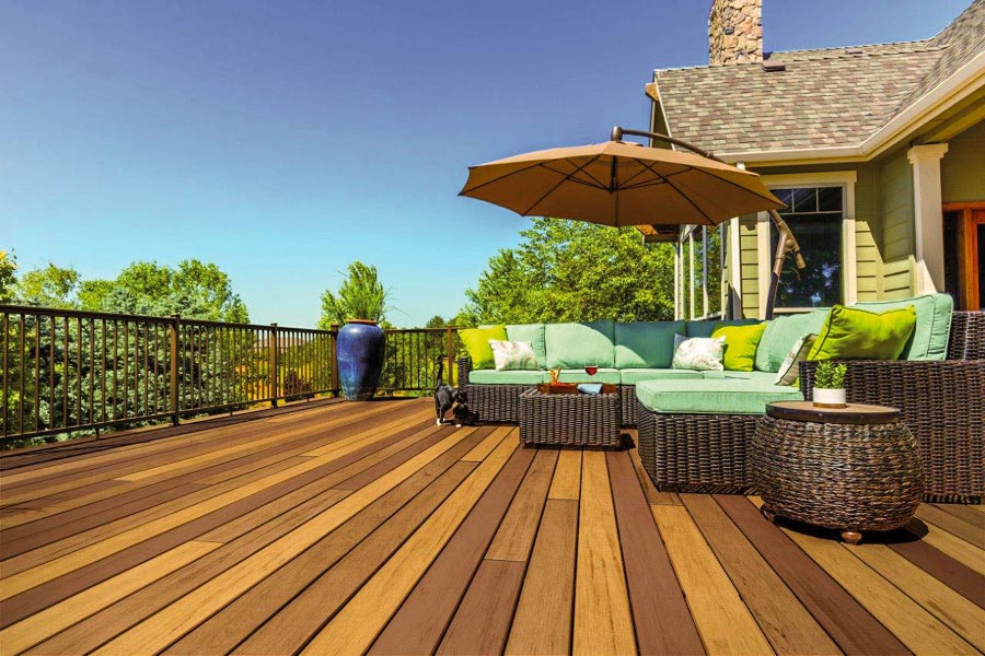 Terrasse aus Holz Massivholz Holzterrasse Balkon Sonnenliegen Lounge Tischlerei Möbeltischler Möbelmanufaktur Hamburg woodendesign