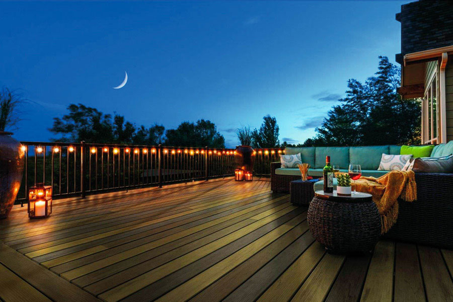 Terrasse aus Holz Massivholz Holzterrasse Balkon Abendstimmung Dekoration Tischlerei Möbeltischler Möbelmanufaktur Hamburg woodendesign
