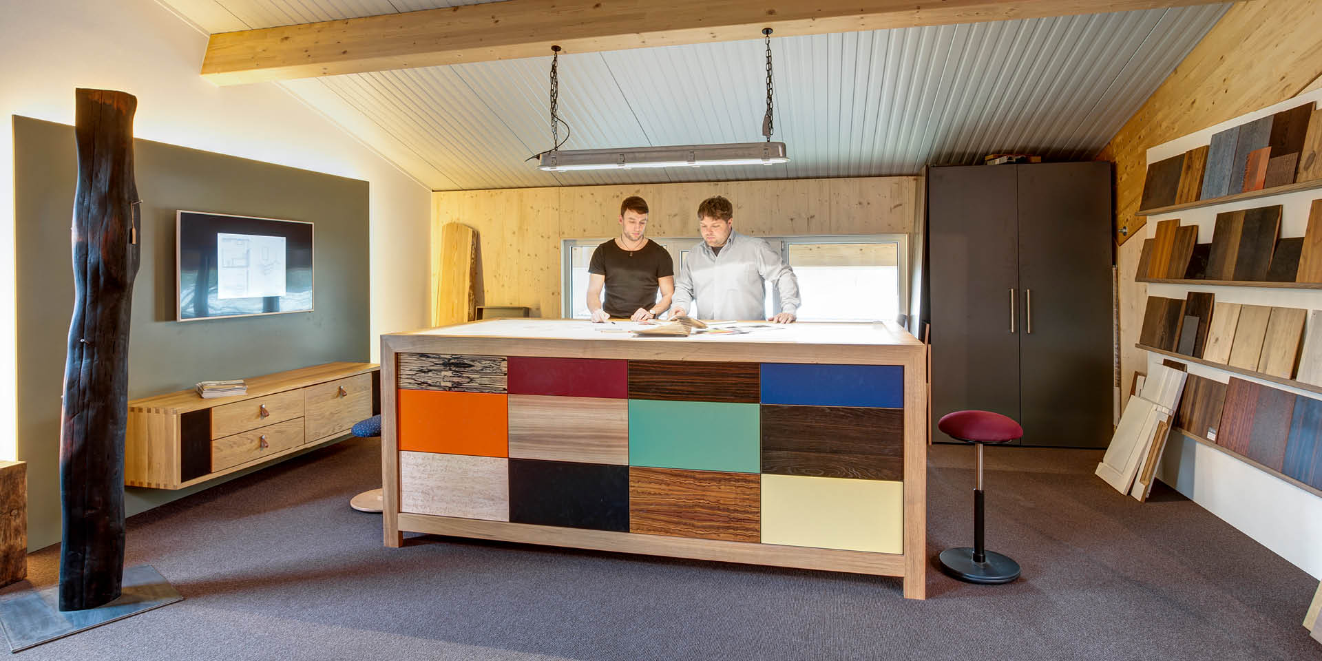 Planung durch Ihre Möbelexperten bei der Möbeltischlerei woodendesign in Hamburg Konzept vom kreativen Produktdesigner 