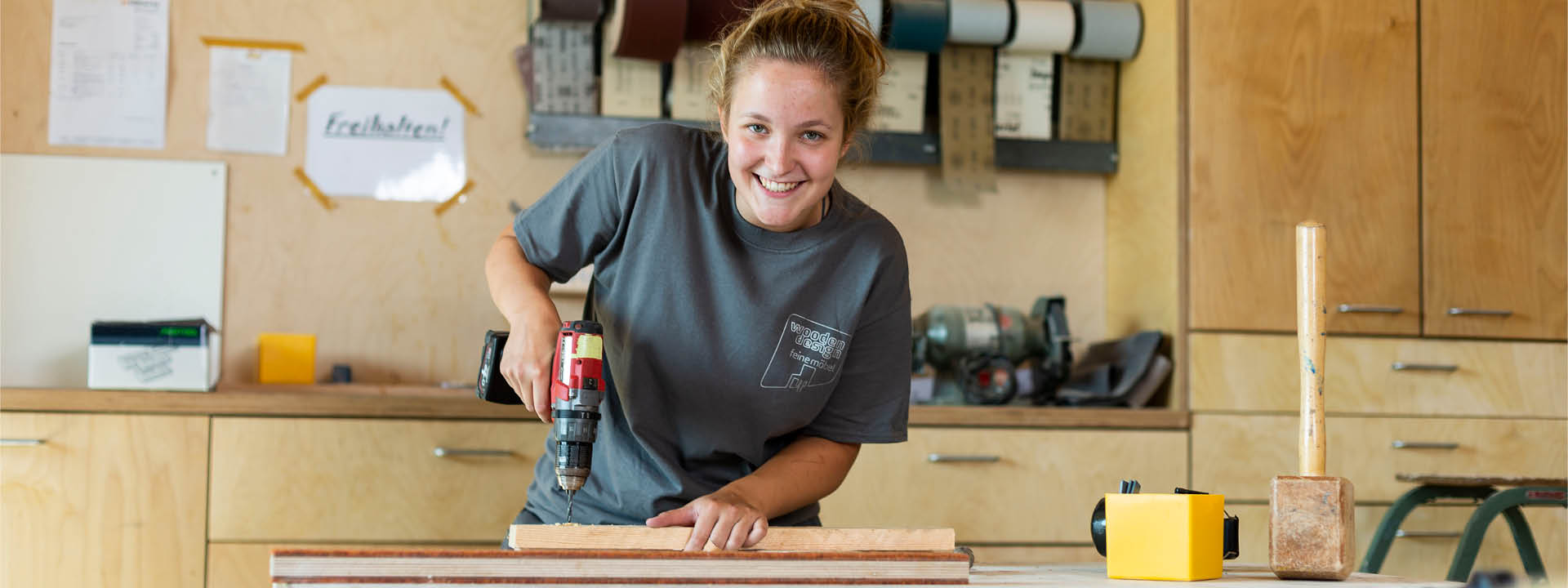 Tischlereibetrieb Ausbildungsbetrieb Ausbildung Handwerk Tischlergeselle Werkstatt Montage Stellenangebot Jobangebot Job freie Stelle Hamburg Tischlerei Schreiner Schreinerei Möbelmanufaktur Möbeltischlerei Möbeltischler Tischlermeister woodendesign