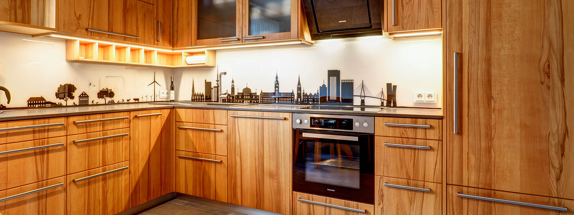 Einbauküche nach Maß aus Massivholz individuell nach Ihren Wünschen hochwertige Qualität Möbeltischlerei woodendesign Tischler Möbeltischler Möbelmanufaktur Hamburg