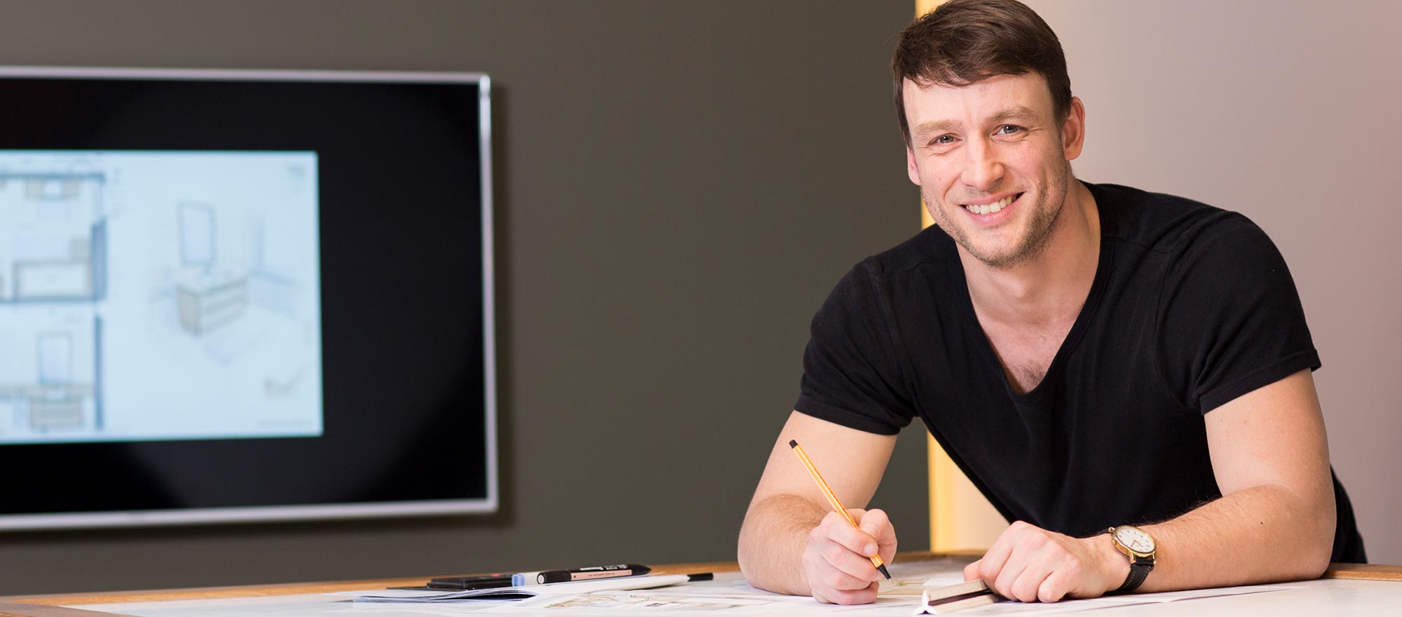 Eric Münchow Dipl.-Produktdesigner woodendesign feine Möbel Jan Korf Möbelmanufaktur Hamburg Tischlerei Schreiner Schreinerei Möbeltischlerei Möbeltischler Tischlermeister