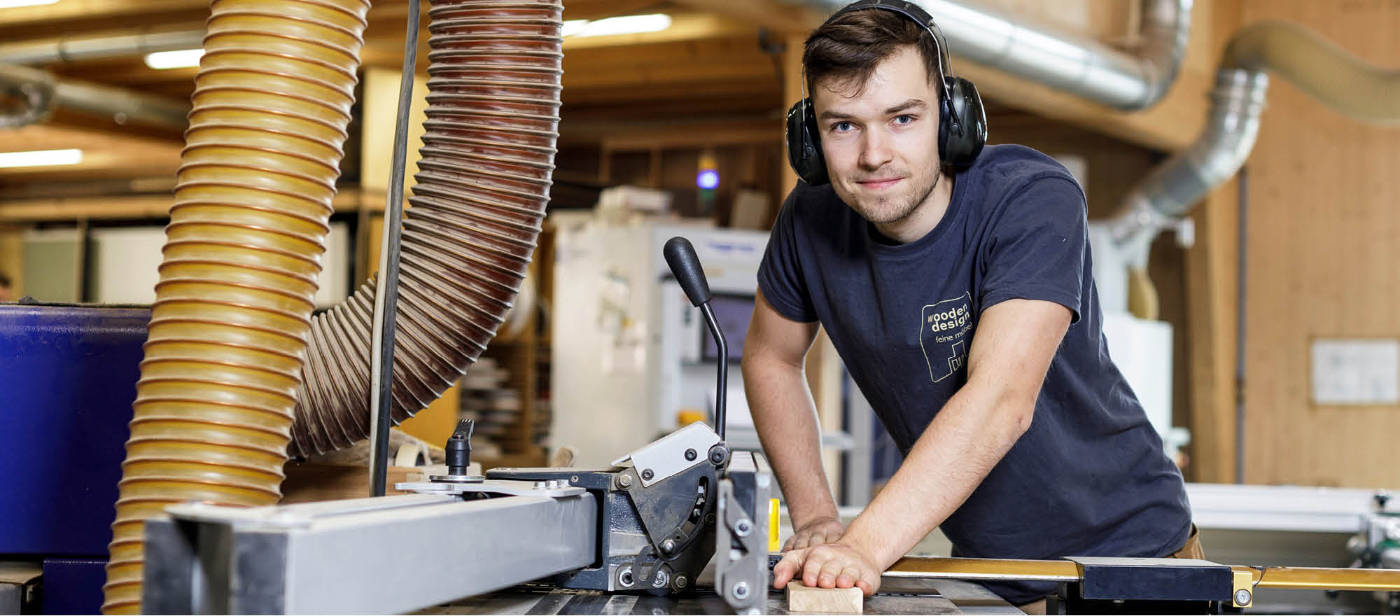 Teetje Thomas Tischlergeselle woodendesign feine Möbel Möbelmanufaktur Hamburg Tischlerei Schreiner Schreinerei Möbeltischlerei Möbeltischler Tischlermeister