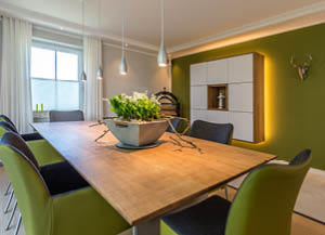 Elegante Esszimmer aus Echtholz von woodendesign