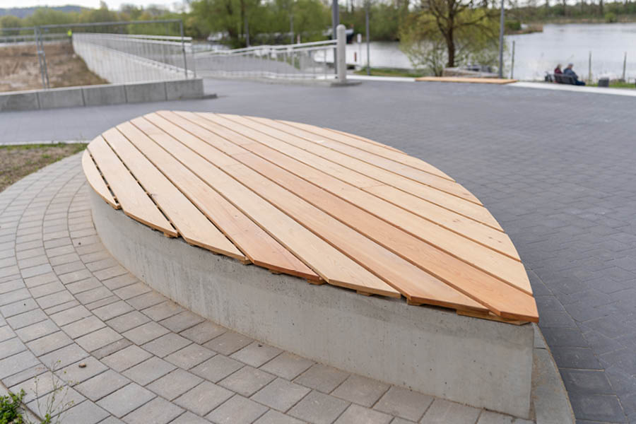 Aktuelles von der Möbeltischlerei woodendesign Holzmöbel in der Hafencity Geesthacht Sitzbänke vom Tischler Möbeltischler Möbelmanufaktur Hamburg