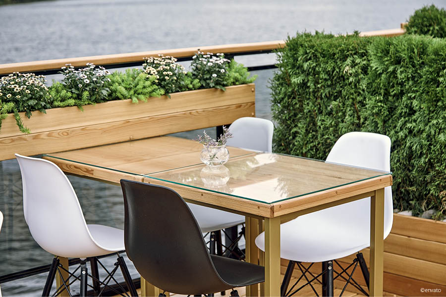 Gartentisch mit Metallbeinen | Ausgefallene Gartenmöbel aus Massivholz | Aktuelles – Trends – News im Mai 2025 | Möbeltischlerei woodendesign | Tischlerei Möbeltischler Möbelmanufaktur Hamburg