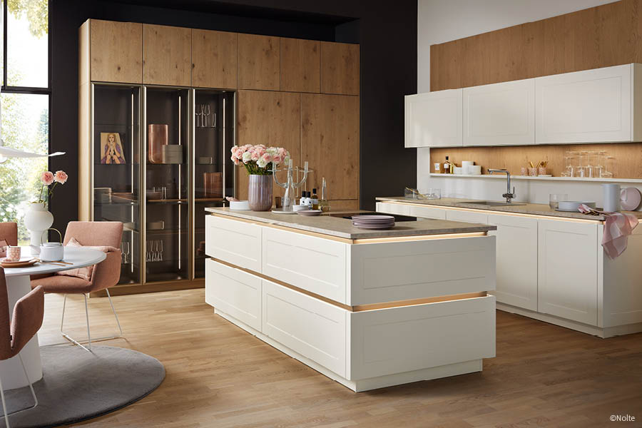 grifflose Schubladen & Hochschränke für moderne Küche | Aktuelles – Trends – News im August 2025 | Möbeltischlerei woodendesign | Tischlerei Möbeltischler Möbelmanufaktur Hamburg