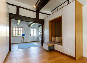 Individueller Einbauschrank von der Möbeltischlerei woodendesign feine Möbel aus Hamburg