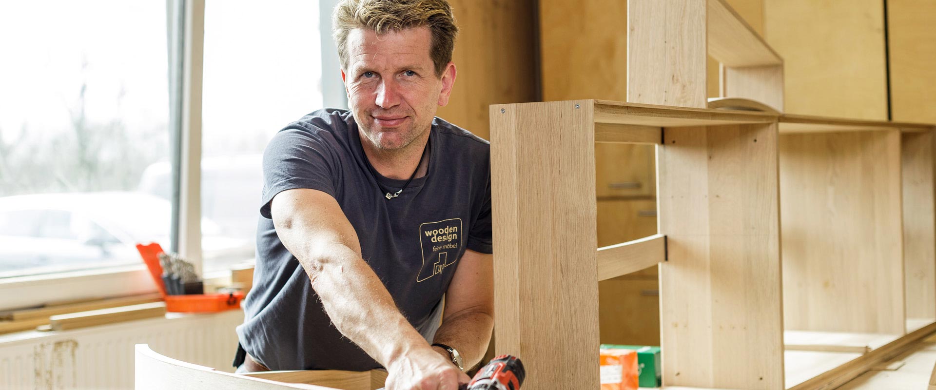 Volker Meyer | Tischlergeselle & Projektleitung bei der Möbeltischlerei woodendesign feine Möbel in Hamburg - Jan Korf & seine Mitarbeiter Möbelmanufaktur Tischlerei Schreiner Schreinerei Möbeltischler Tischlermeister