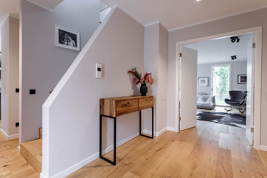 Altholzmöbel: Sideboard mit Metallkufen aus Altholz – Ihre Möbeltischlerei in Hamburg mit der Spezialisierung auf Möbel aus Altholz – Tischlerei woodendesign feine Möbel