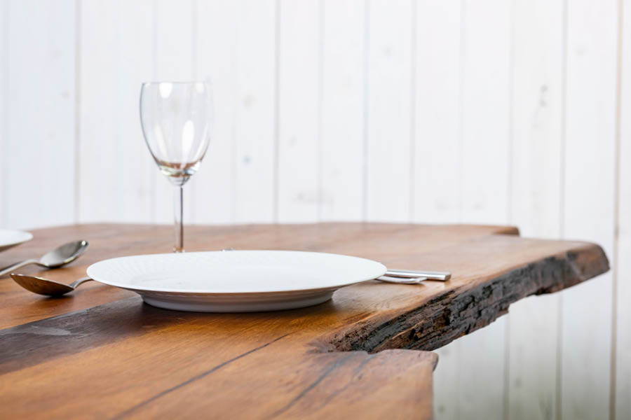 Tisch mit massivem Stammholz - Ihre Möbeltischlerei in Hamburg für die gesamte Einrichtung Ihres Esszimmers - woodendesign feine Möbel