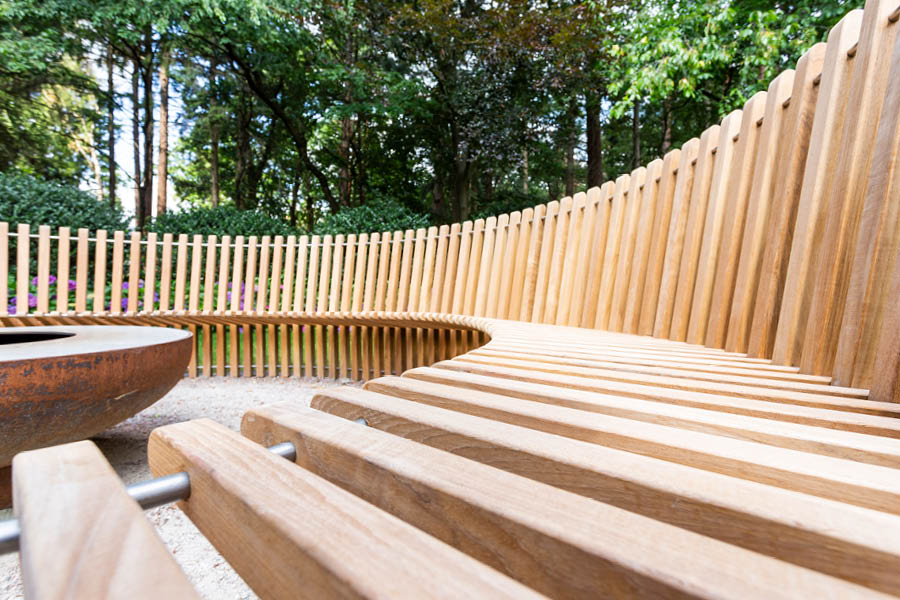 Gartenbank rund aus Holz vom Tischler | Möbeltischlerei woodendesign Hamburg