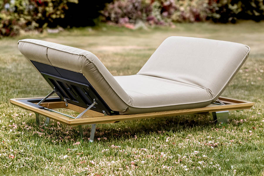 JOKA Butterfly Design-Sonnenliege – Luxus-Sonnenliege / Luxus-Gartenliege als Outdoorliege in Relaxposition – Polsterliege für Garten und Terrasse – woodendesign Hamburg
