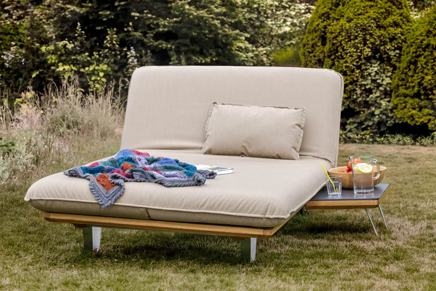 JOKA Butterfly Relaxposition – Design-Sonnenliege / Outdoorliege mit Polster – ergonomischer Liegekomfort, hochwertig, langlebig