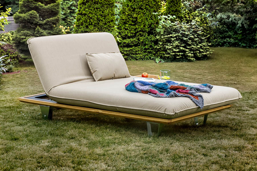 JOKA Butterfly Design-Sonnenliege im Garten – Luxus-Gartenliege / Outdoorliege mit Polster – Relaxposition, hochwertig, langlebig